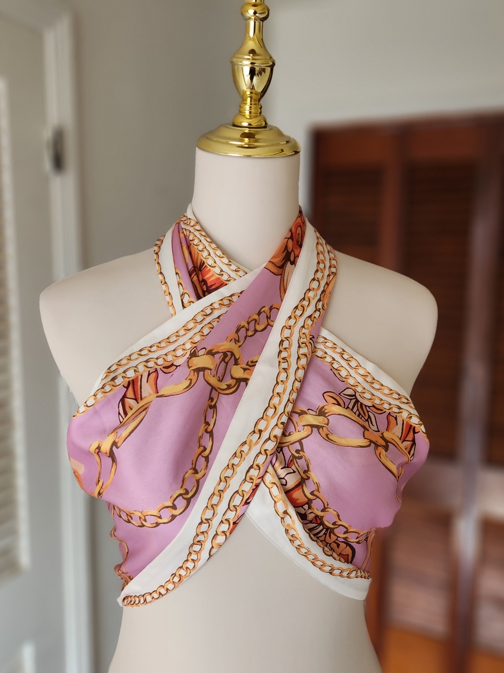 AKIRA Pink & Gold Chain-Print Scarf Top